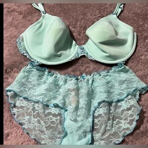 NWT Victoria's Secret Angels IPEX Blue Demi Bra & Ruffle Lace Panty 38C / Medium